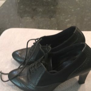 Ellen Tracy 7.5 size black heels,3.5 inch heel
